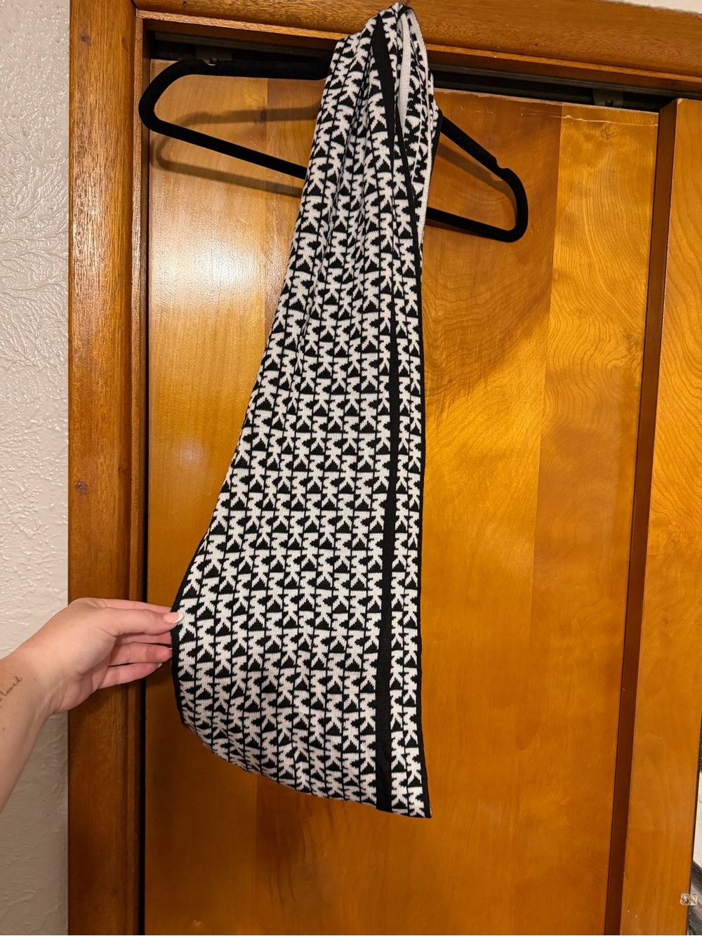 Michael Kors women’s scarf never worn